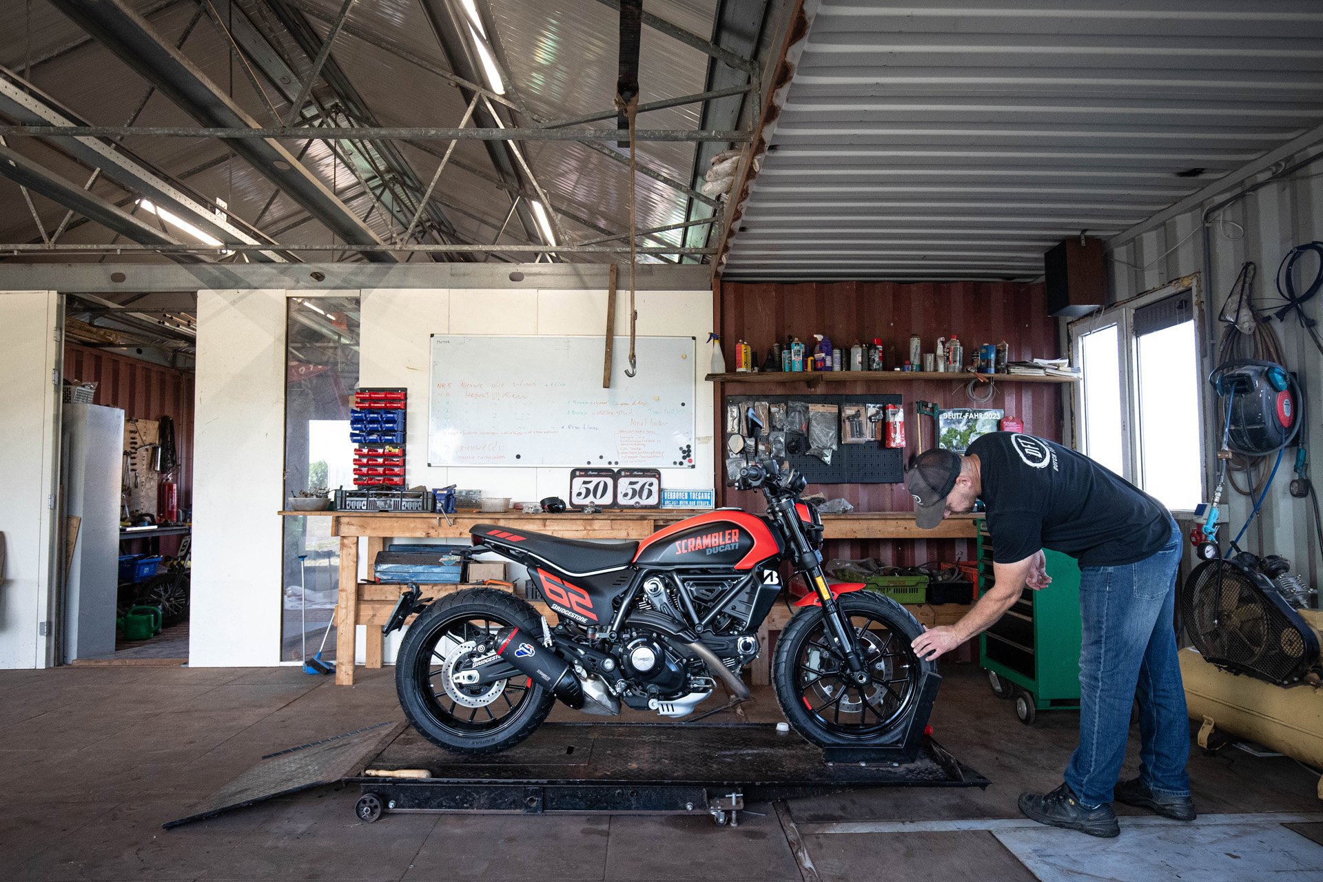 Cleaning the Ducati Scrambler