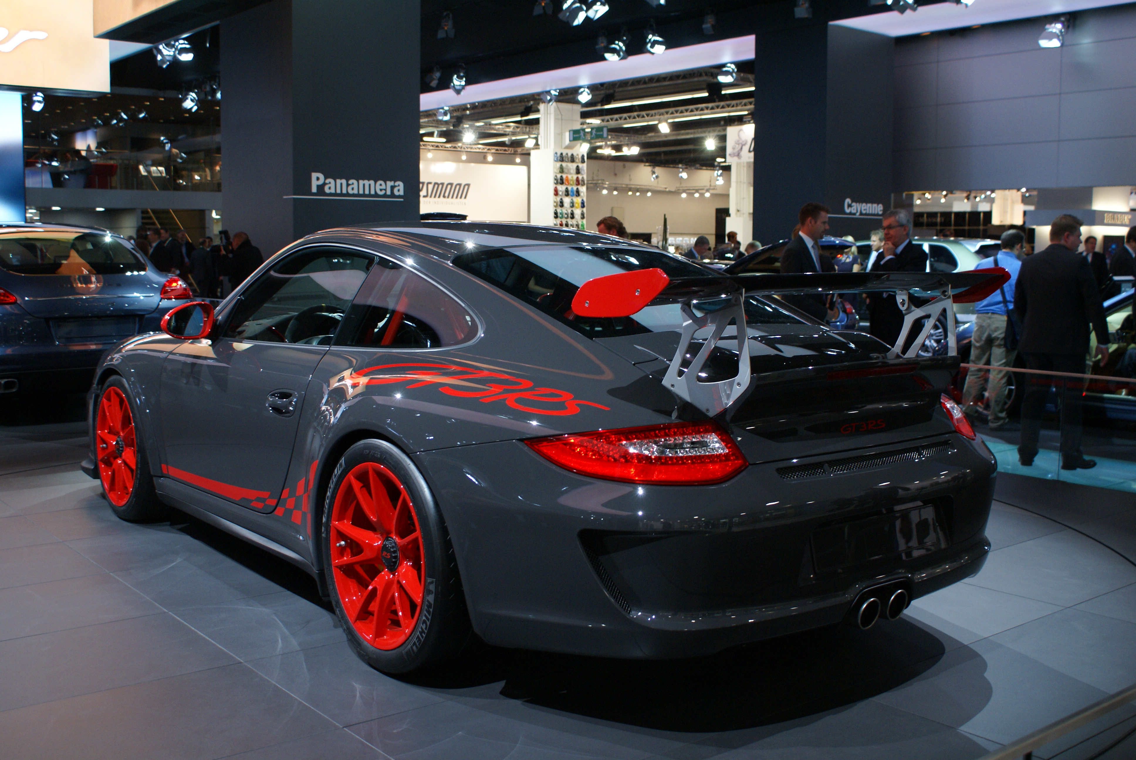 Grey_Porsche_997_GT3_RS_facelift_IAA_2009_(2).JPG