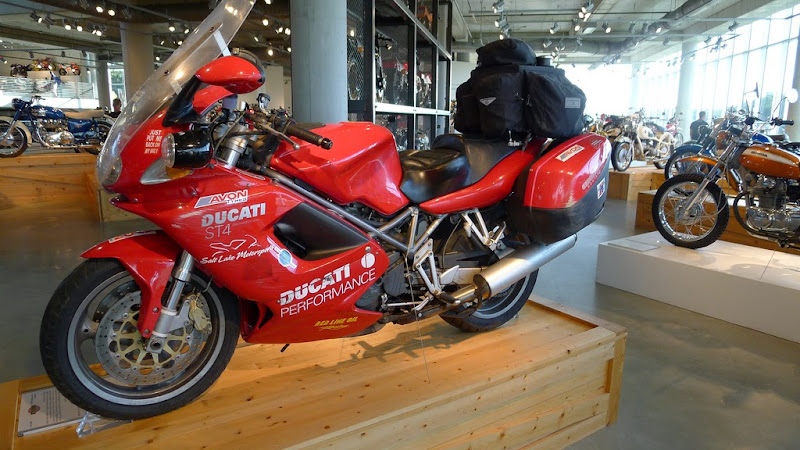 Ducati%2520ST4.jpg