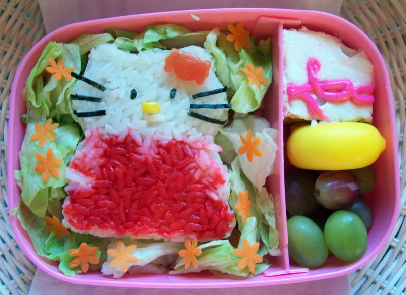 6-HelloKittyOnigiriSaladCakeCheeseG.jpg