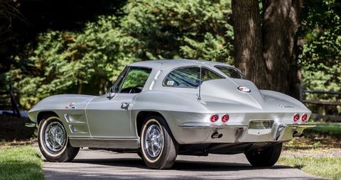 1963-chevrolet-corvette-split-window-coupe-photo-via-mecum-auctions_100847503.jpeg