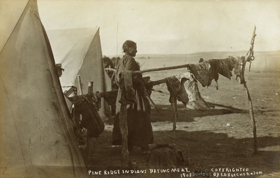 Pine_Ridge_Indians_drying_meat_08384v.jpg