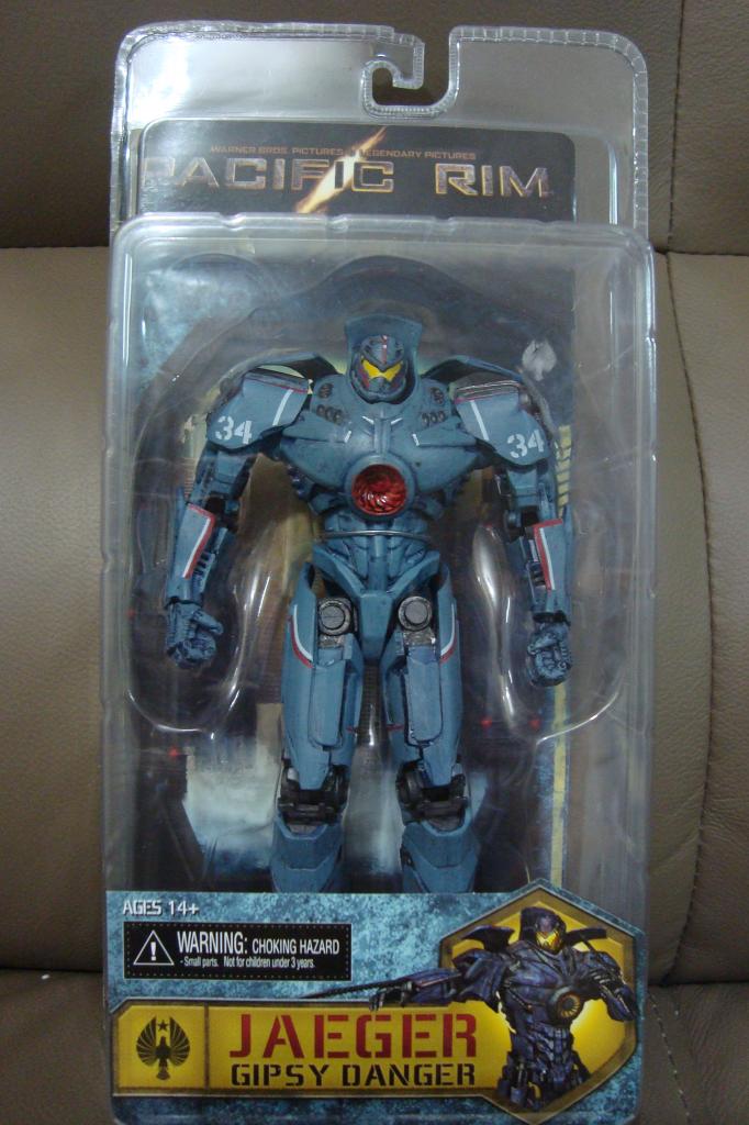 Pacific-Rim-Jaeger-Gipsy-Danger-001.jpg