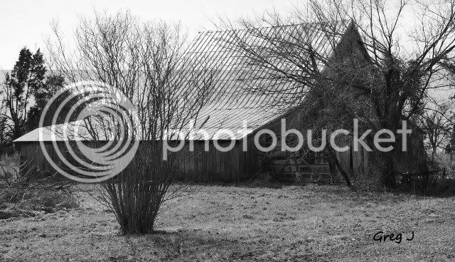 Barn12-20-10bw.jpg