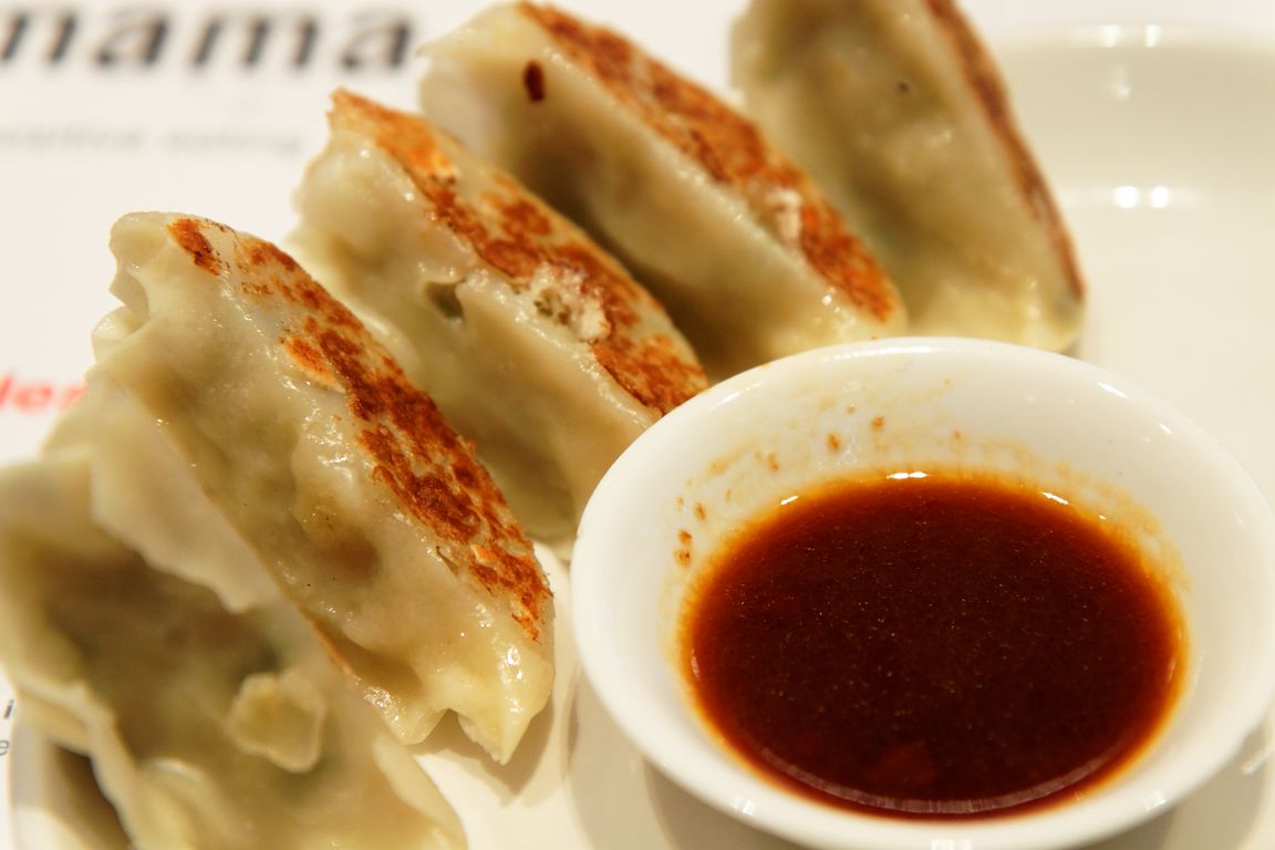 Flickr_-_Roger_T_Wong_-_20100130-44-Gyoza_at_Wagamama_in_Christchurch.jpg