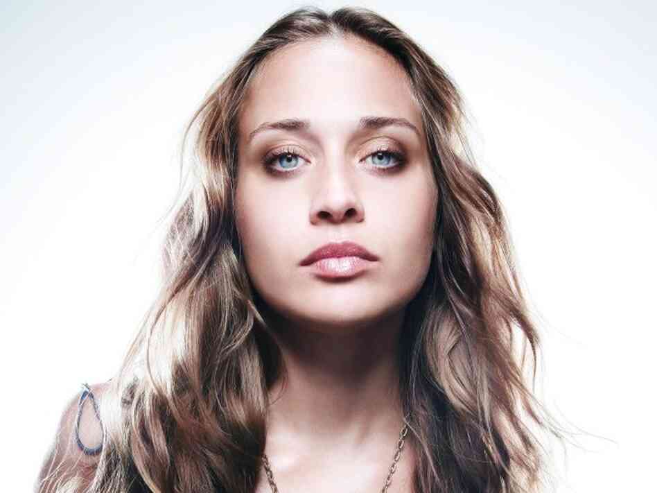 fionaapple01-24b9ed5a0e08af8323c867a10c90654b12db1340-s6-c30.jpeg