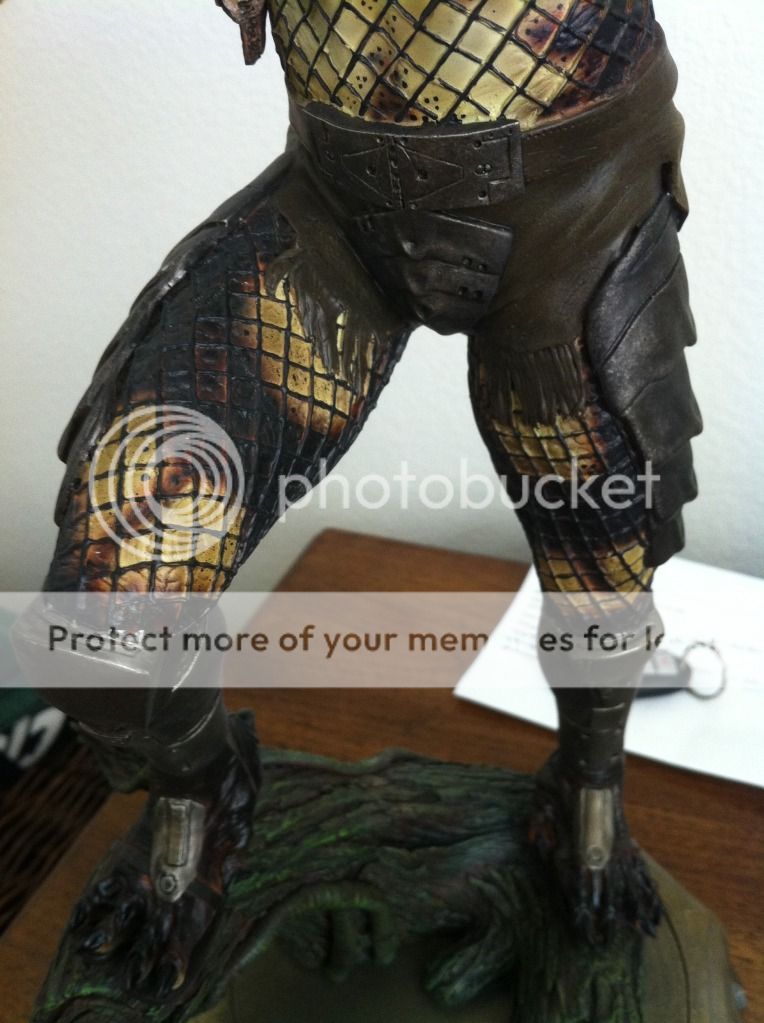 predatorstatue16.jpg