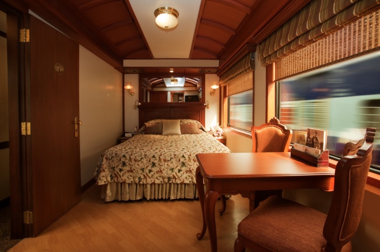 Maharajas-Express-A-Luxury-Train-in-India-5.jpg