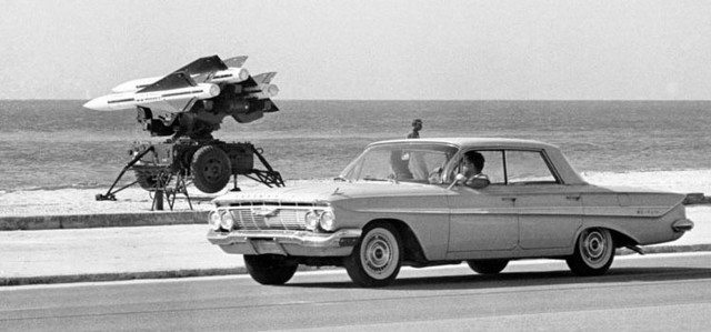Missiles-on-Key-West-Beach-Oct-27-1962.jpg
