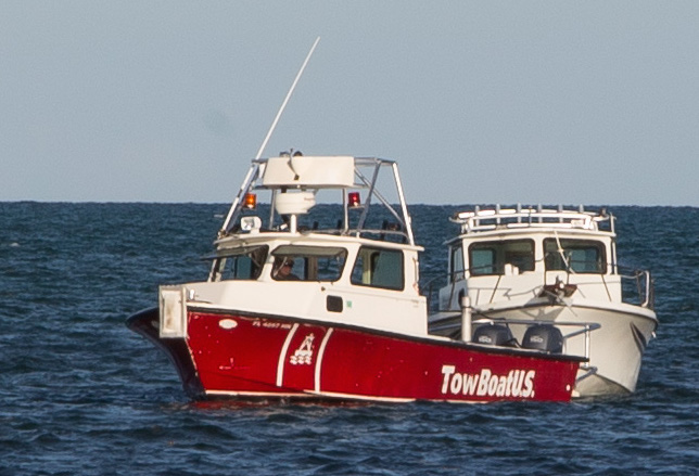 TowBoat_Parker2520_Bringing2Dock.jpg