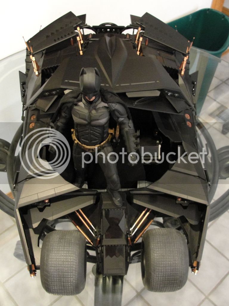 DX02BatmanandTheTumbler2.jpg