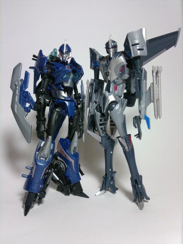 Transformers-Prime-Arcee-Starscream_1320205482.jpg