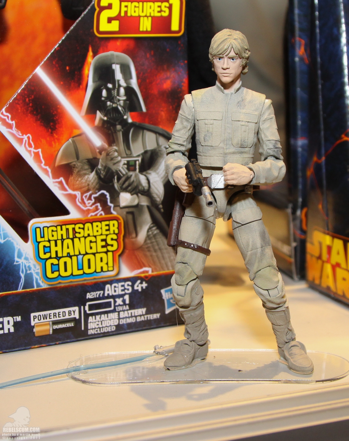 Hasbro_2013_Celebration_Europe_Star-Wars-Black_Bespin-Luke_01.jpg