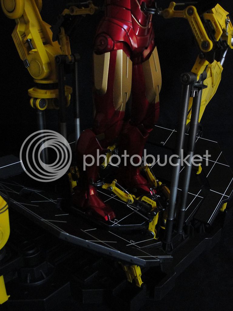 IronMan2-SuitUpGantry13.jpg