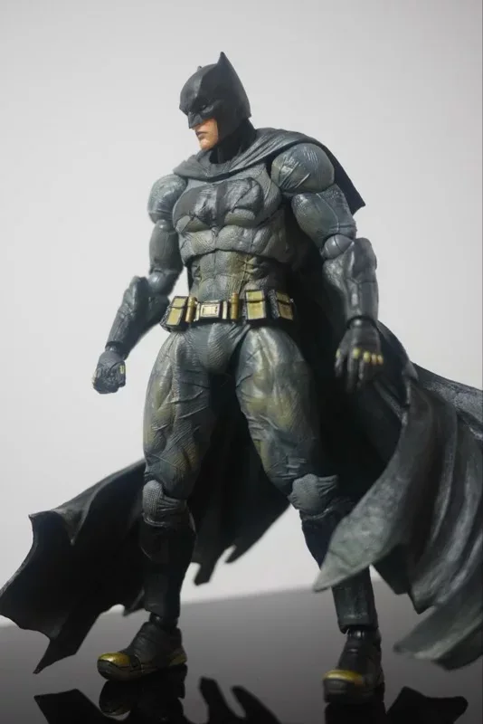 Square-Enix-Play-Arts-Kai-Batman-v-Superman-Dawn-of-Justice-Bat-Man-Action-Figure-Selected.jpg