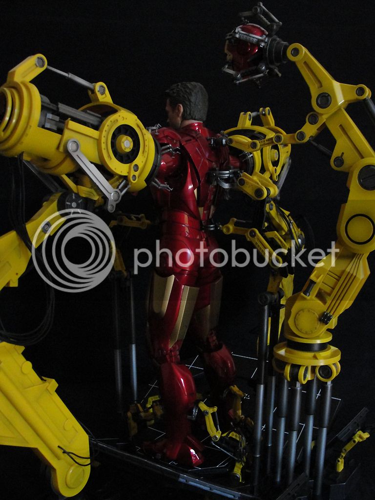 IronMan2-SuitUpGantry18.jpg