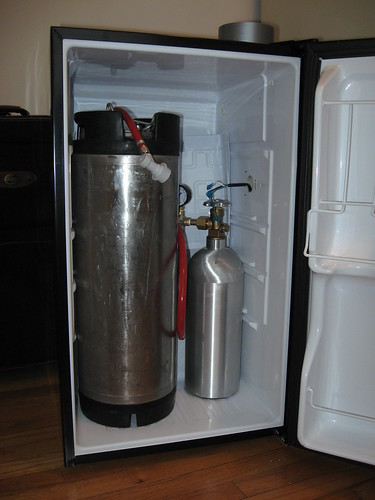 Magic Chef MCBR440B2 20 Inch Compact Refrigerator
