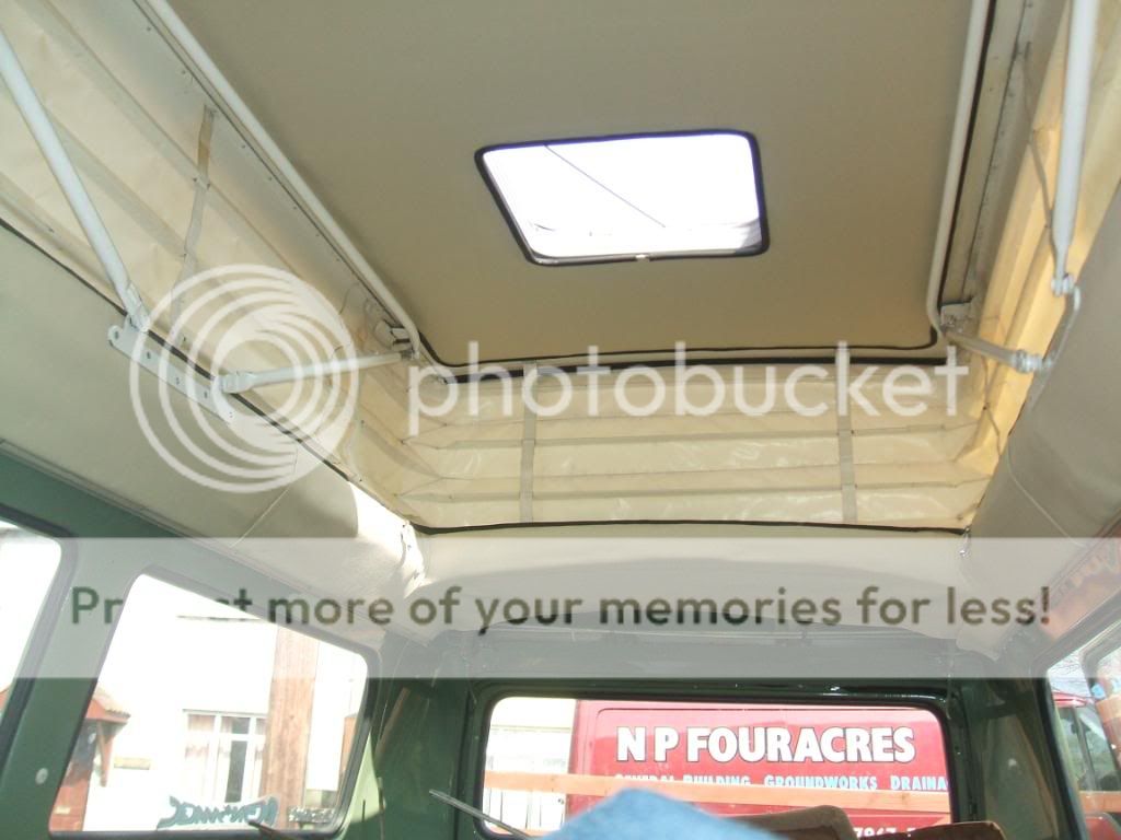 busroof008.jpg