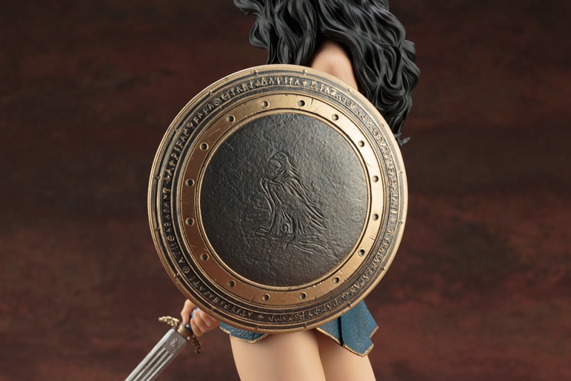Wonder-Woman-ARTFX-Statue-008.jpg