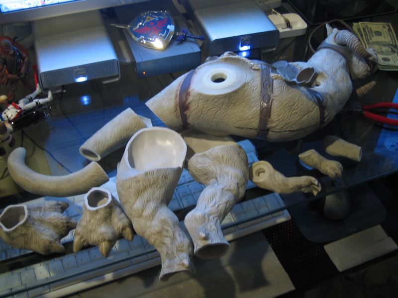 dead_tauntaun12.jpg