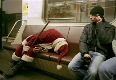 drunk-santa-pictures-18.jpg