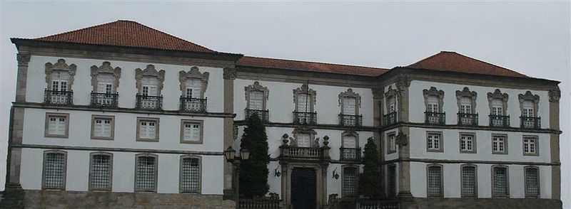 800px-Palacio_Arquiepiscopal_Braga.JPG