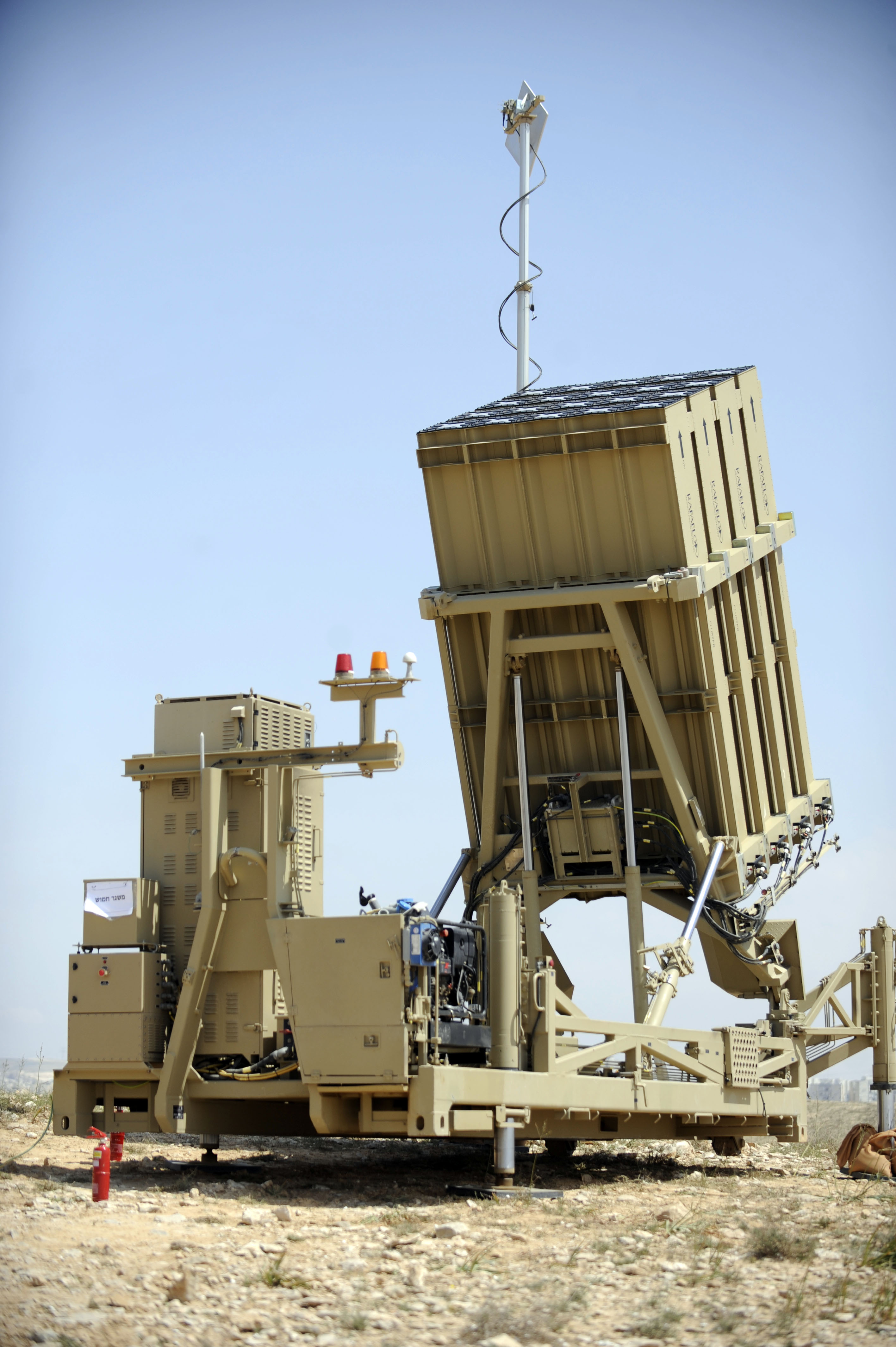 Iron_Dome_Battery_Deployed_Near_Ashkelon.jpg