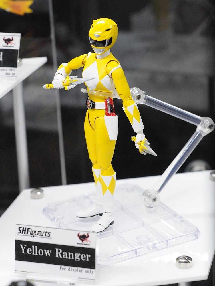 Bandai-Yellow-Ranger-Trini-Mighty-Morphin-Power-Rangers-SH-Figuarts-SDCC-2013-e1374679258877.jpg