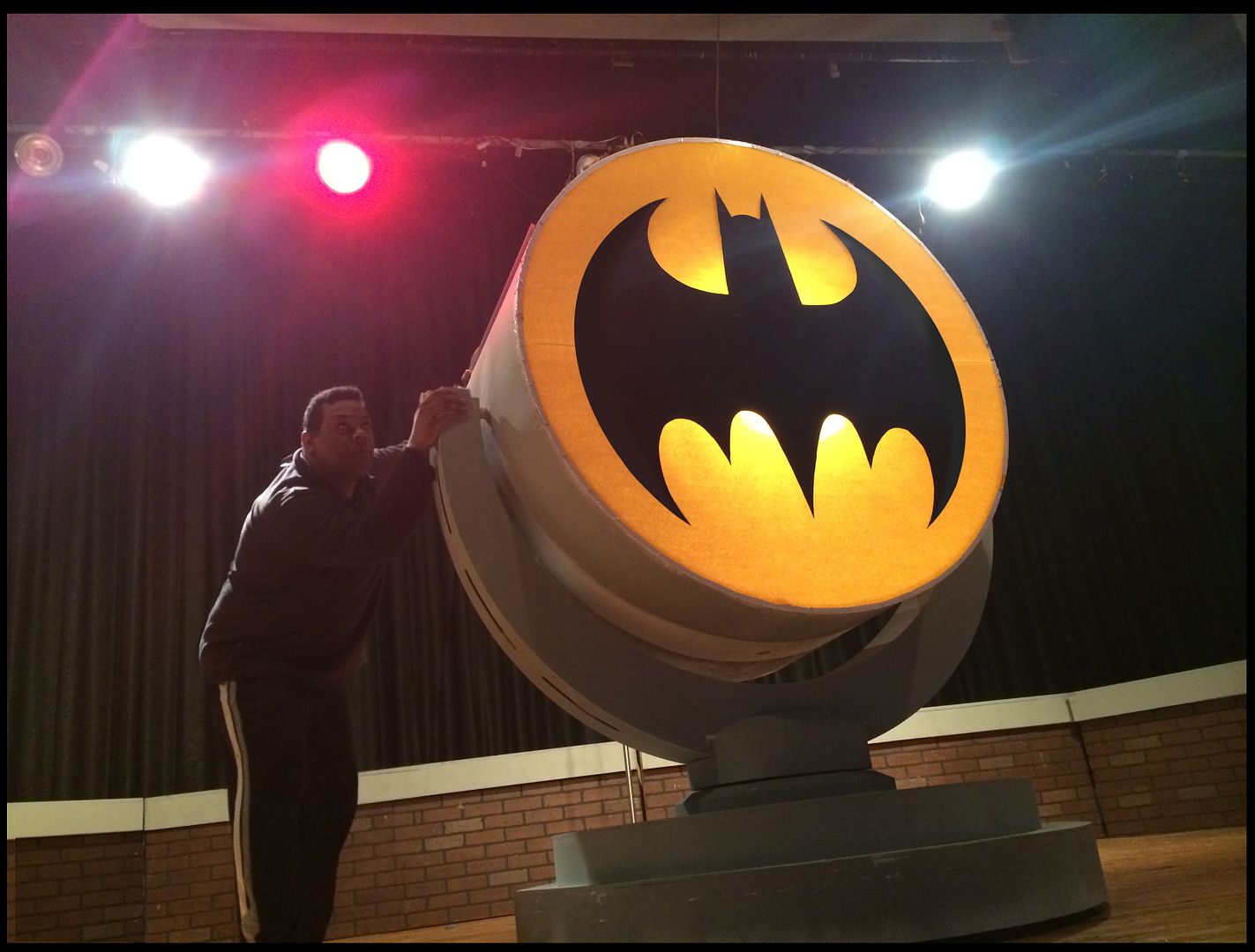 RobertoampBatSignal_zpse9667a4b.jpg