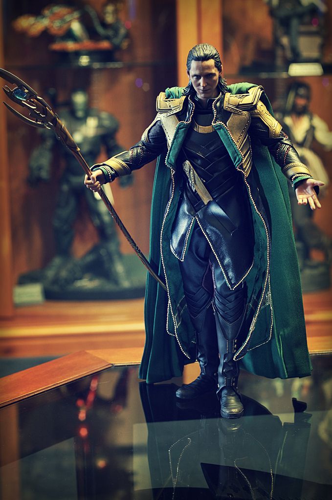 HotToysLoki41_zpsda4dbfd5.jpg