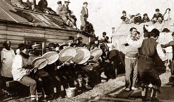 Inuit_dance_near_Nome_1900.jpg