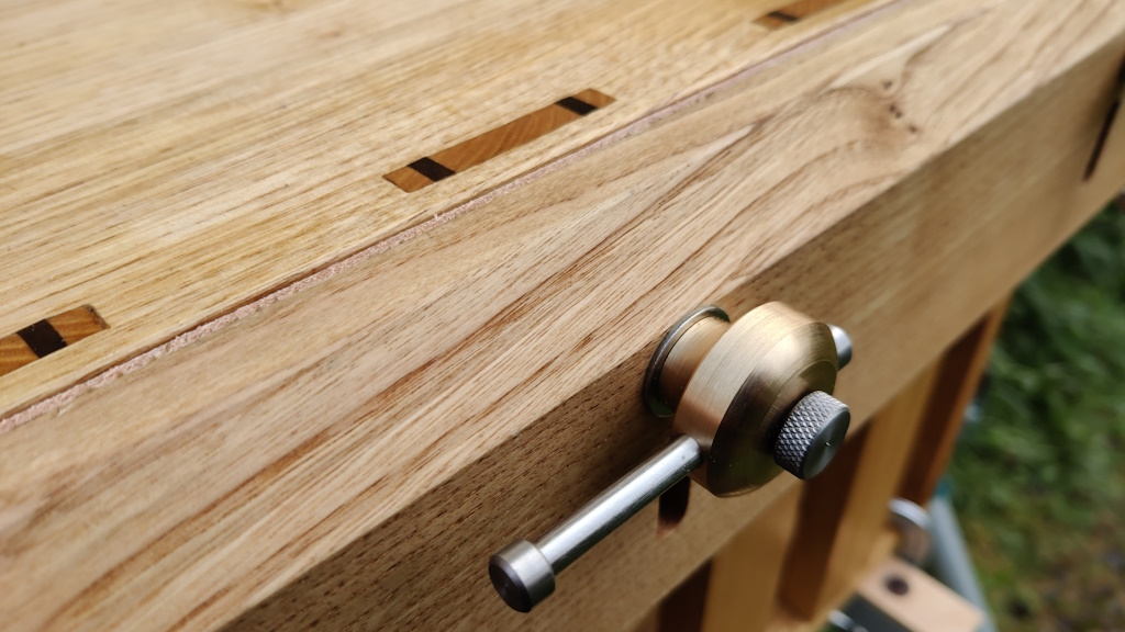 wedged_tenon_and_vice_screw.jpg