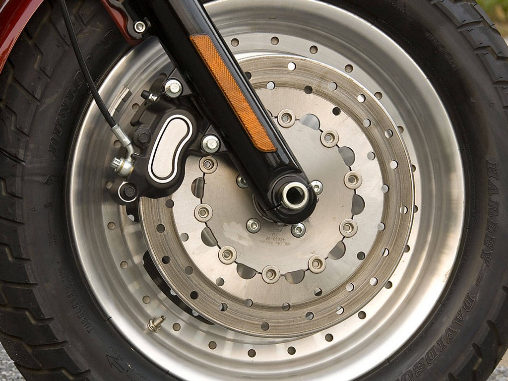 a-motorcycle-braking-guide-part-2-45693_1.jpg