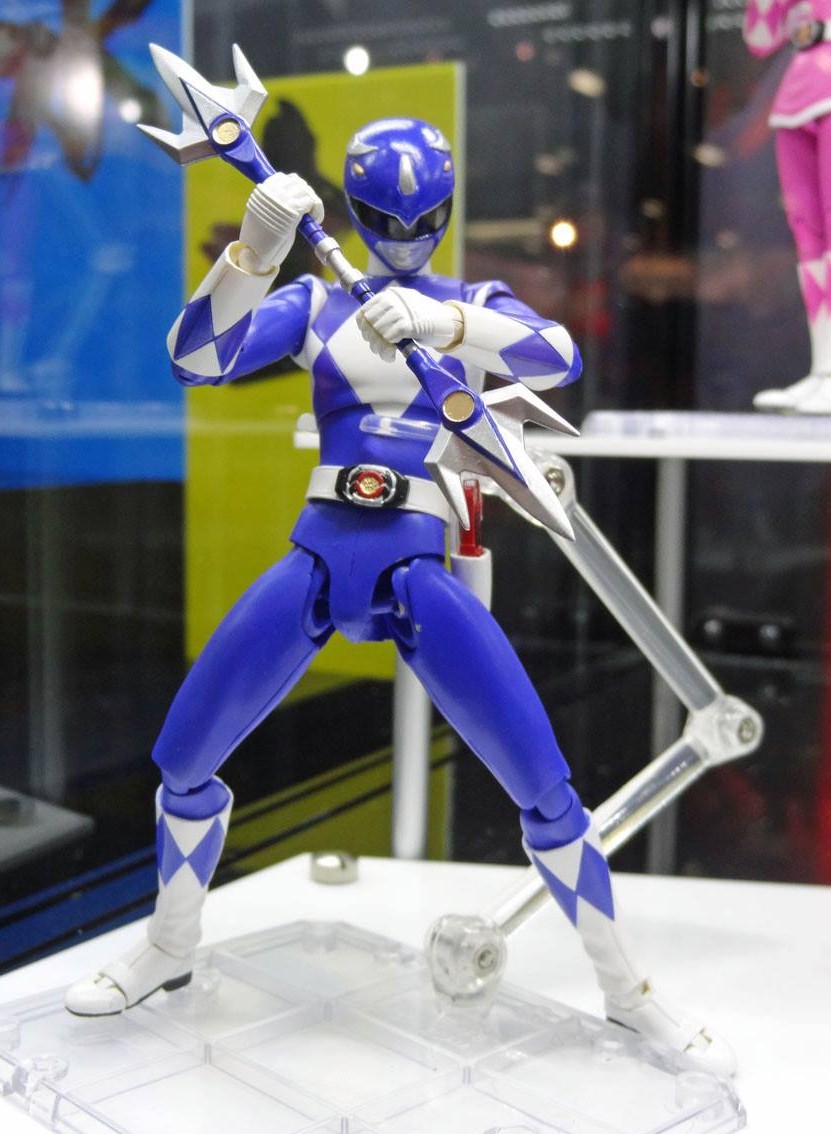 S.H.-Figuarts-Mighty-Morphin-Power-Rangers-Blue-Ranger-Action-Figure-e1374676983664.jpg