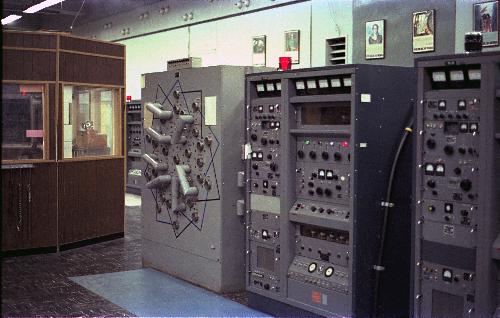 booth_hub_transmitter-.jpg