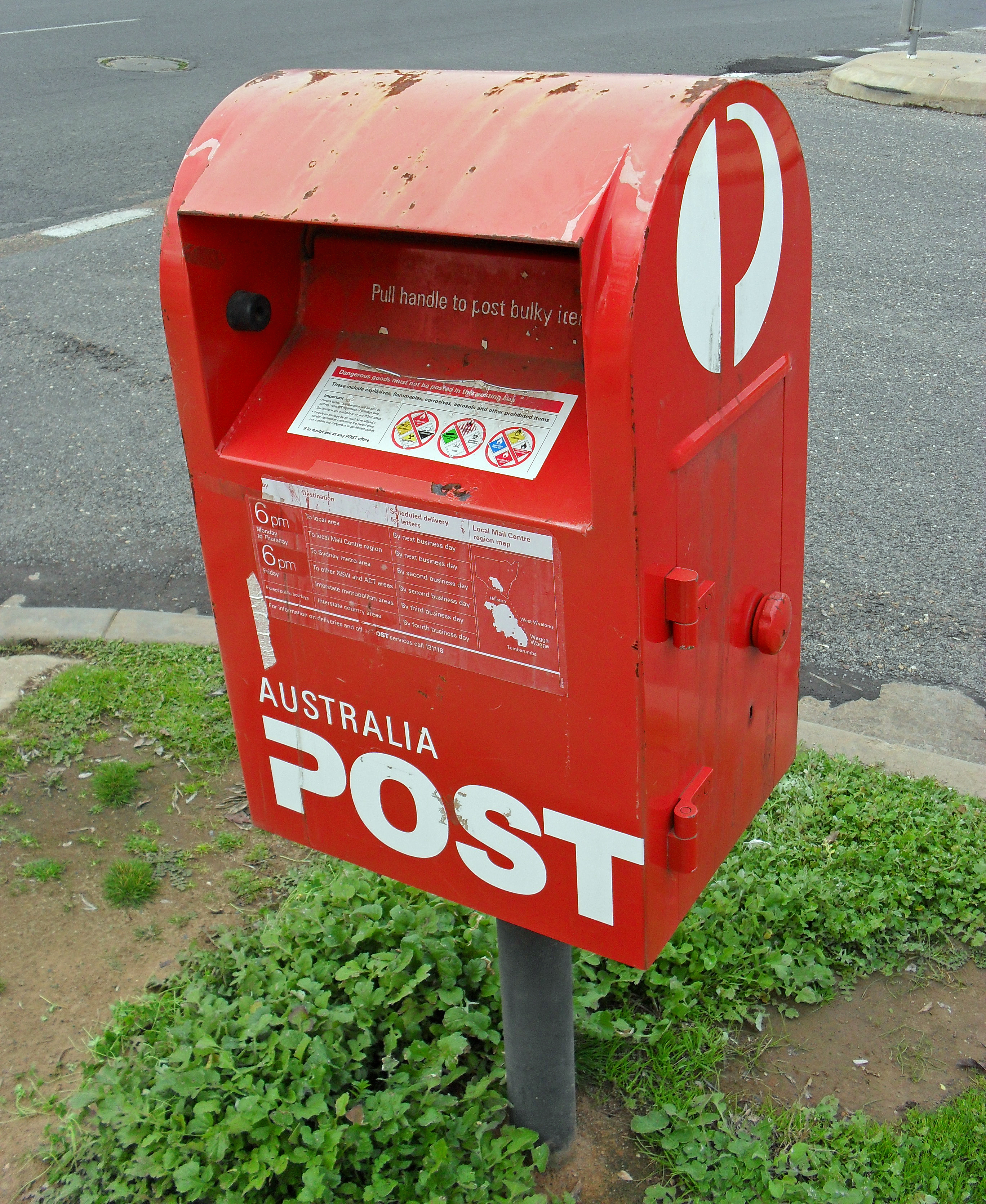Australia_Post_box.jpg