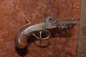 300px-Gun_used_to_assassinate_Abraham_Lincoln_on_display_at_Ford%27s_Theatre%2C_Washington%2C_D.C.jpg