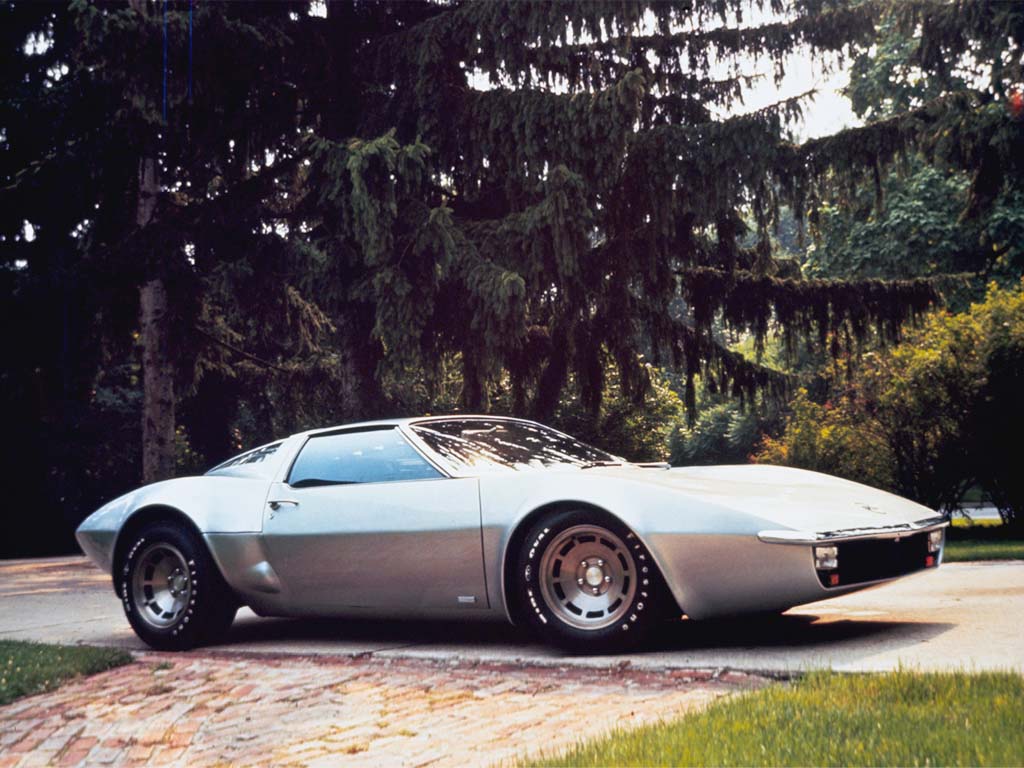 1969_Chevrolet_Corvette_XP-882_Concept_01.jpg