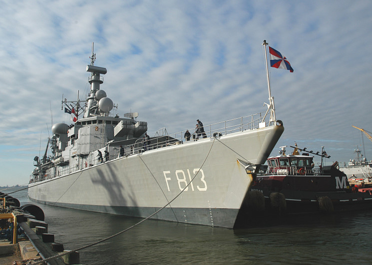 hnlms_witte_de_with_f813.jpg