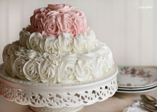 2011_12_16_999_120.rose-birthday-cake-600x428.jpg