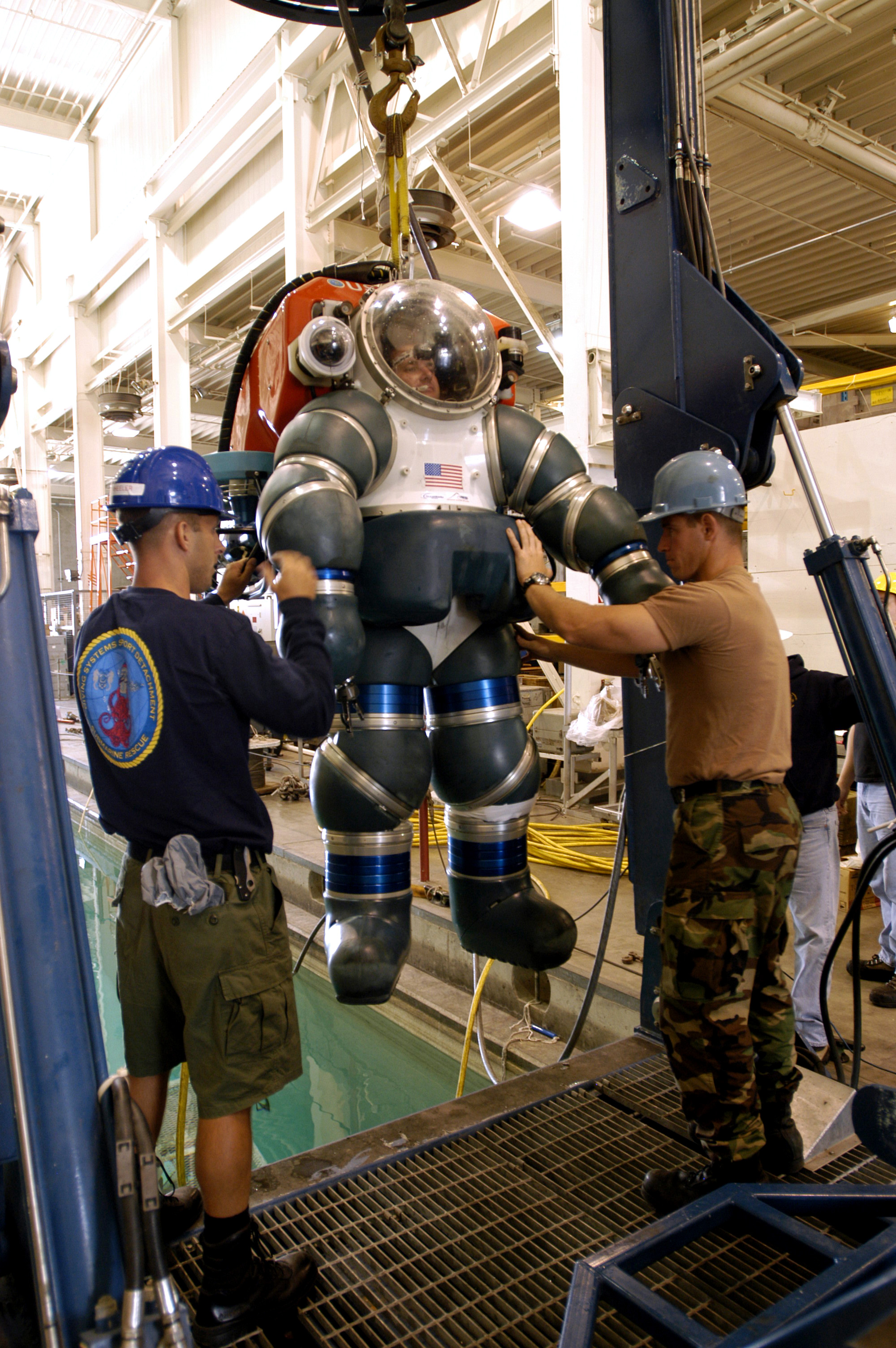 Training_with_a_Atmospheric_Dive_Suit.jpg