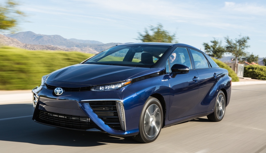 2016_Toyota_Fuel_Cell_Vehicle_022.jpg