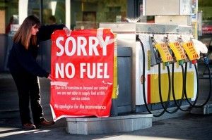 UK-no-fuel-Conservatives-David-Cameron-cause-panic-buying-of-fuel-talkelectricianforumcouk.jpg