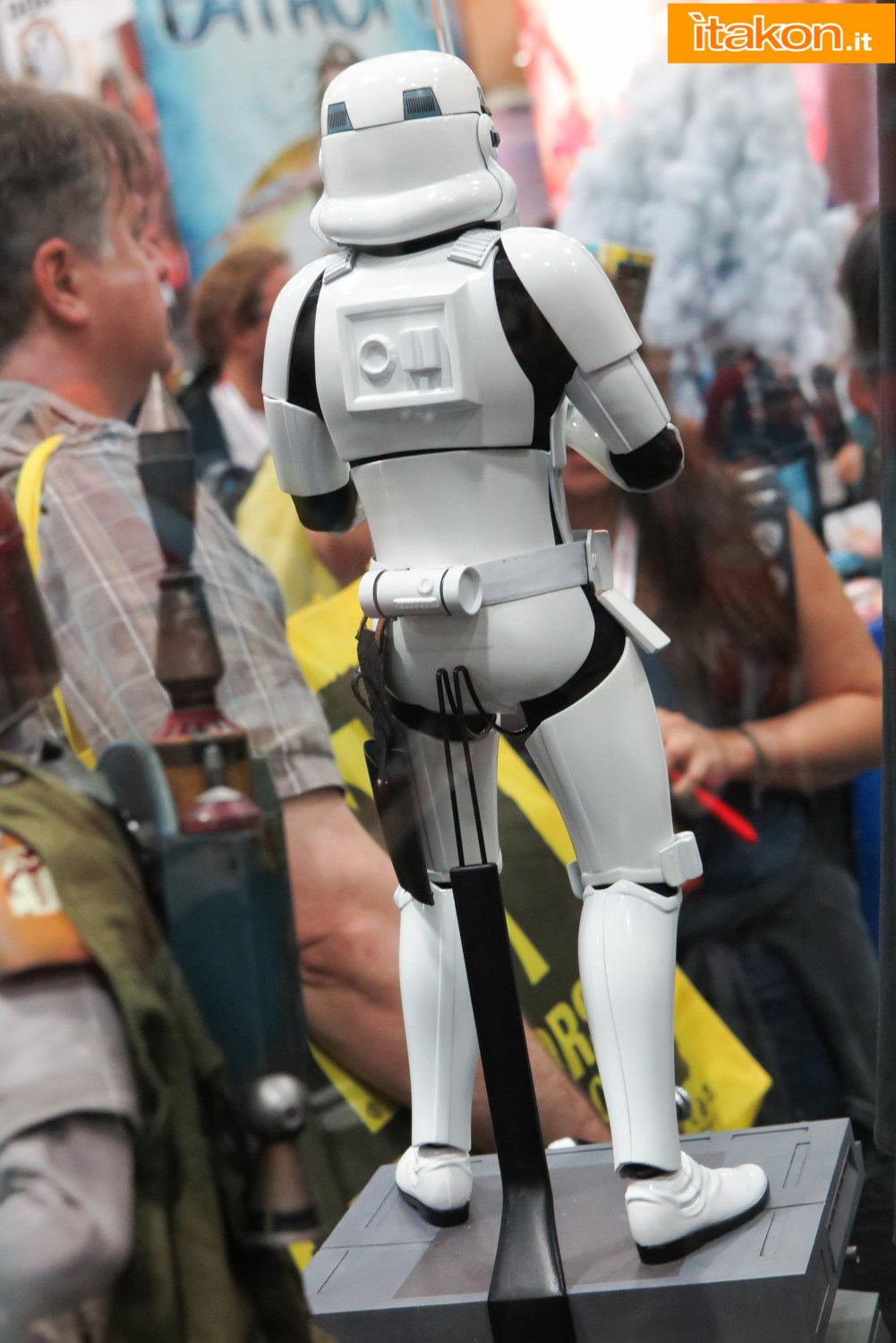 hot-toys-sdcc-2015-37.jpg