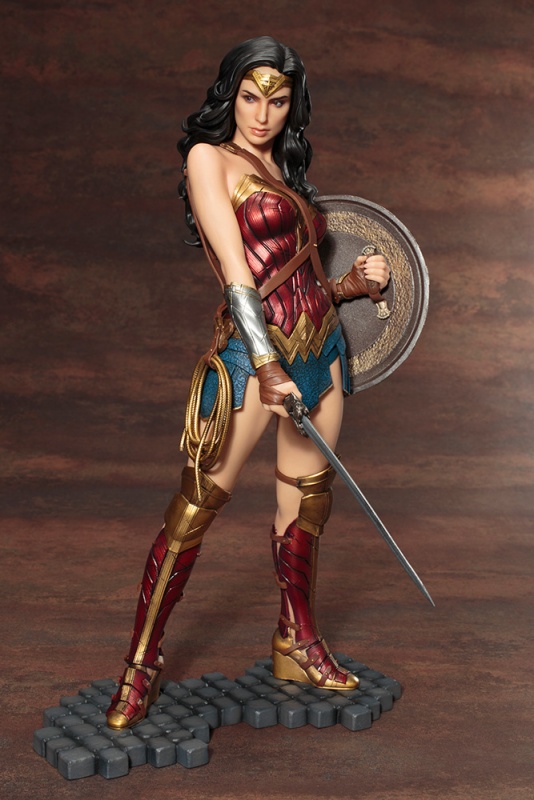 Wonder-Woman-ARTFX-Statue-002.jpg