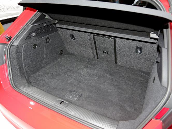 Audi-A3-E-tron-has-a-full-trunk.jpg