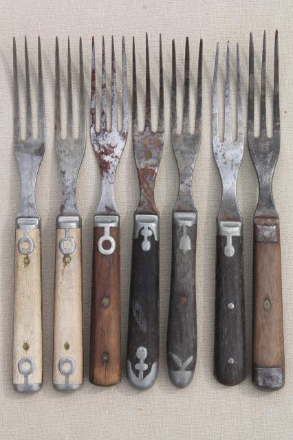 lot-old-antique-bone-handled-wood-handle-steel-forks-mismatched-Civil-War-vintage-flatware-Laurel-Leaf-Farm-item-no-z92473-1.jpg