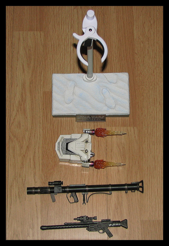 Hot_Toys_Snowtroopers_set_accessories.jpg