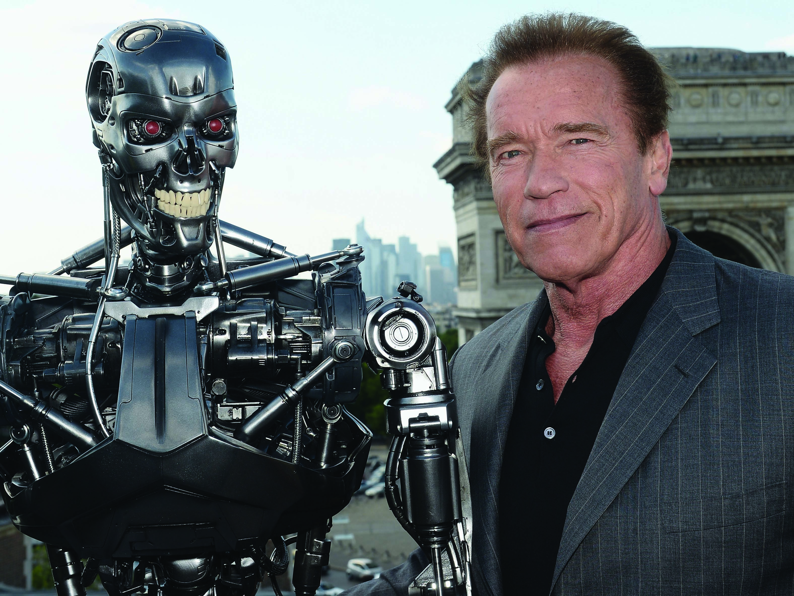 ARNOLD-Schwarzenegger-poses-with-a-Terminator-replica-at-the-premiere-of-Terminator-Genisys-in-Hollywood-California-last-Tuesday..jpg