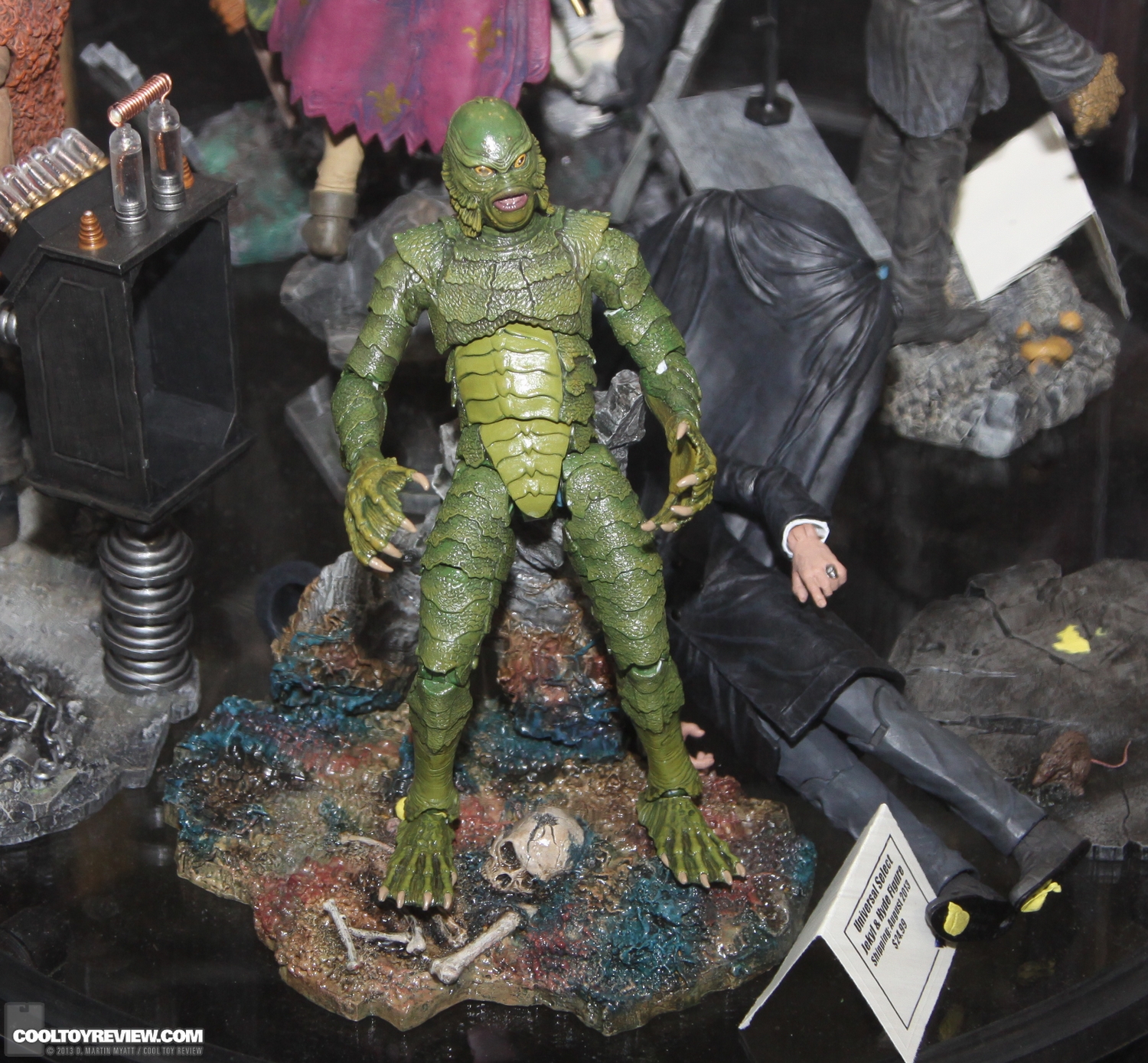 SDCC_2013_Diamond_Select_Toys_Friday-009.jpg